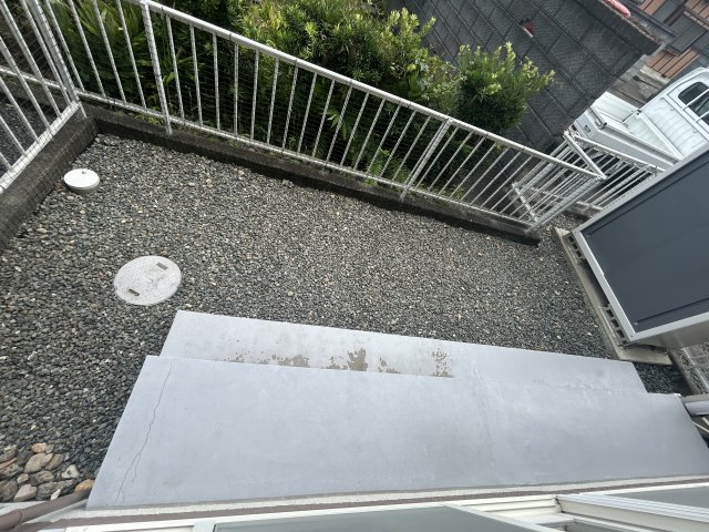 庭　※写真は１０２号室です