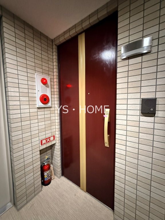 クロリス中野坂上の玄関写真