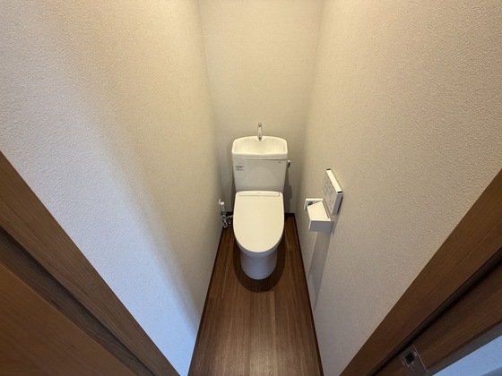 トイレ　※別の部屋の写真です。