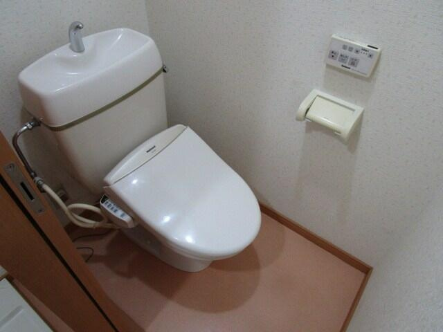トイレ　温水洗浄便座
