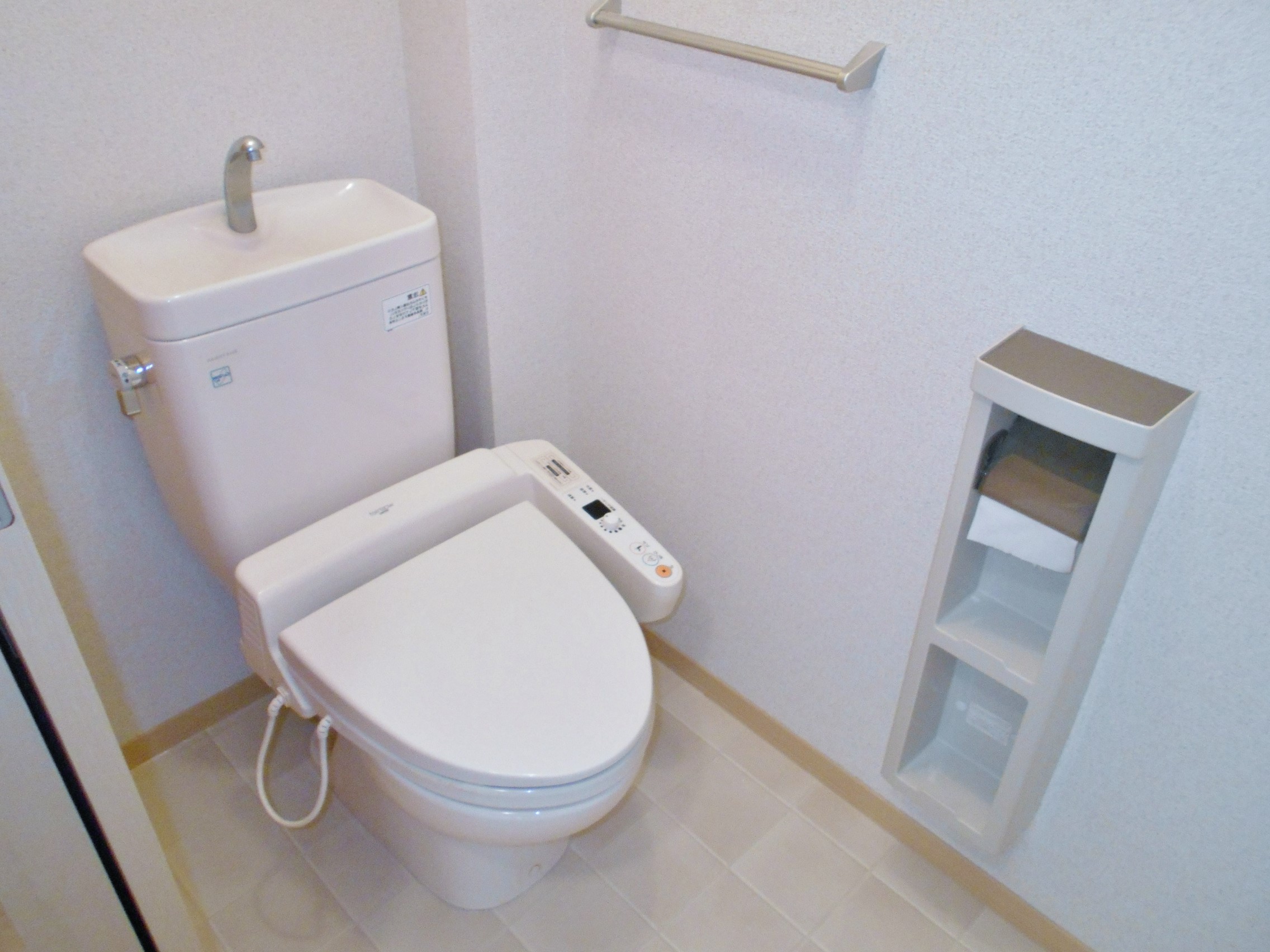 プチ・メゾン A棟のトイレ写真