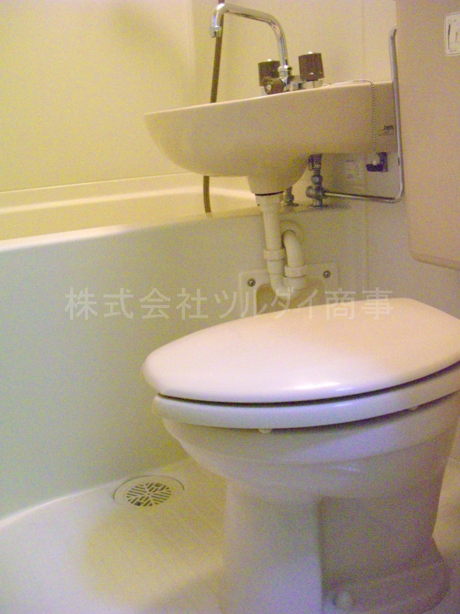 ＪＲ京浜東北線 鶴見駅 徒歩3分 6階建 築38年のトイレ写真