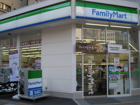 コンビニ　ファミリーマート 新横浜中央通り店（コンビニ）まで355m