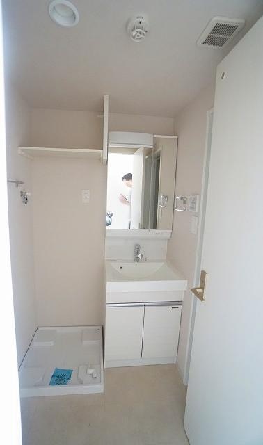 洗面設備　コンパクトで使いやすい洗面所