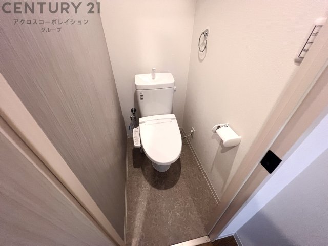 トイレ　温水洗浄便座付きのトイレです♪