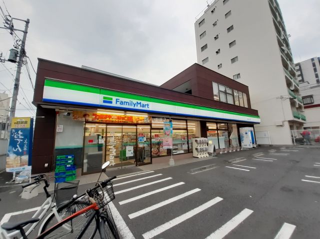 コンビニ　ファミリーマート 中野弥生町2丁目店（コンビニ）まで600m
