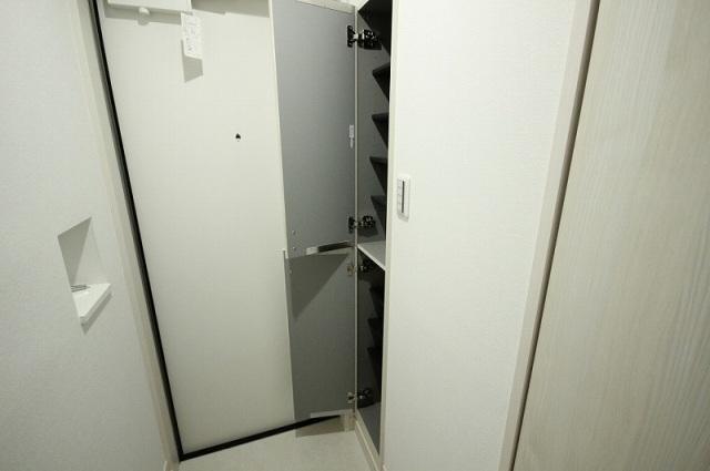 玄関　シューズボックス付き玄関