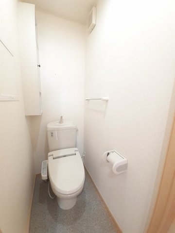 トイレ　落ち着いたトイレです