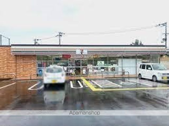 コンビニ　セブンイレブン小野中町南店（コンビニ）まで822m