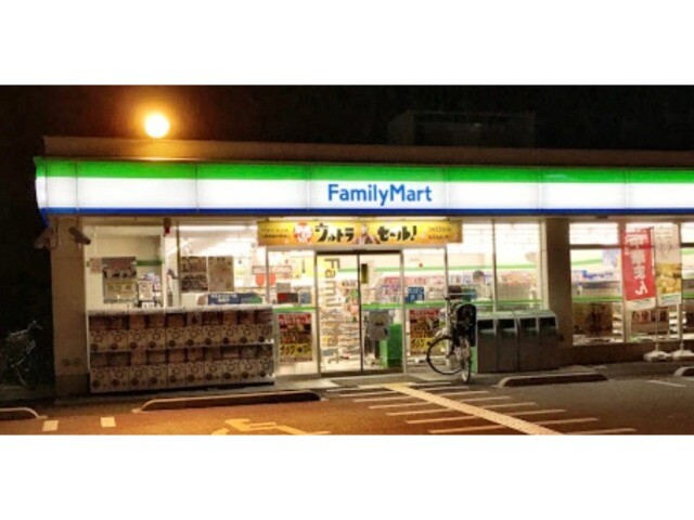 コンビニ　ファミリーマート本田みなと通店（コンビニ）まで499m