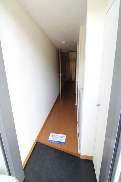 レオパレスリーブラの玄関写真