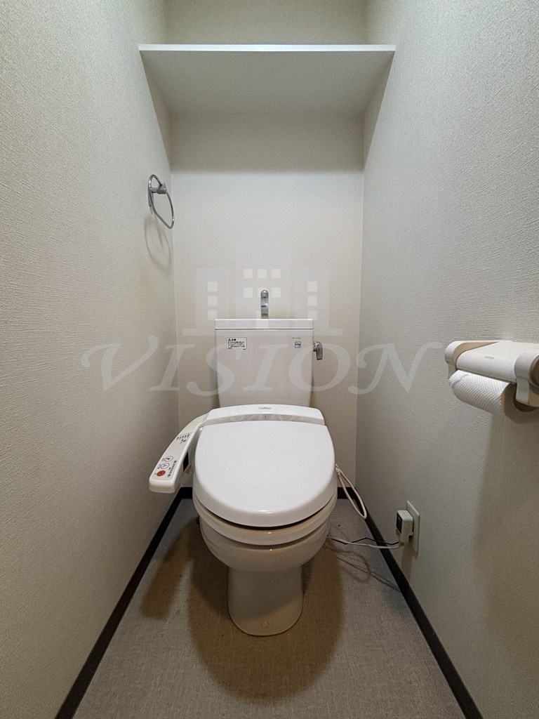 地下鉄御堂筋線 西中島南方駅 徒歩8分 6階建 築21年のトイレ写真