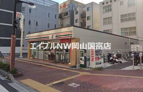 コンビニ　セブンイレブン岡山田町店（コンビニ）まで369m