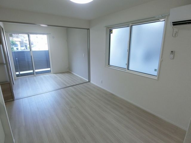 シャトル古市の内装写真