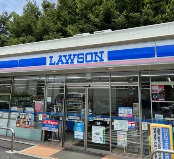 コンビニ　ローソン 大蔵運動公園前店（コンビニ）まで733m