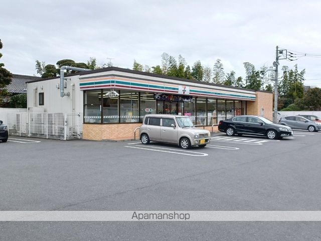 コンビニ　セブンイレブン（コンビニ）まで421m