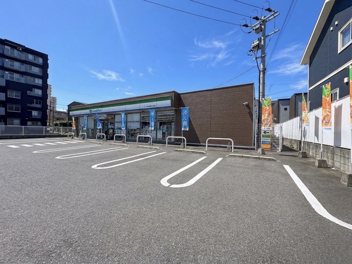 コンビニ　ファミリーマート戸畑中原東2丁目店（コンビニ）まで299m
