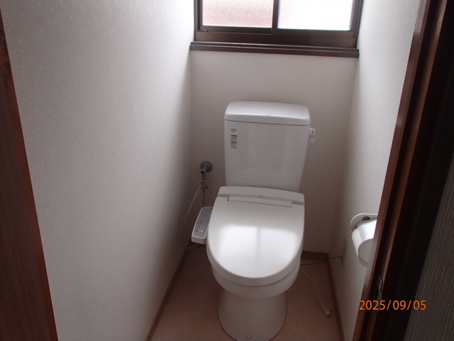 高信住宅 IIIのトイレ写真