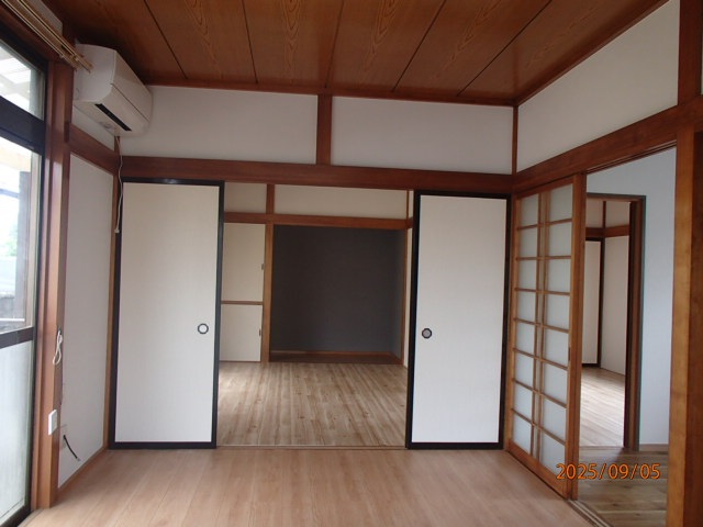高信住宅 IIIの居間写真