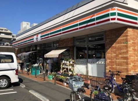 コンビニ　セブンイレブン 世田谷上用賀1丁目店（コンビニ）まで330m