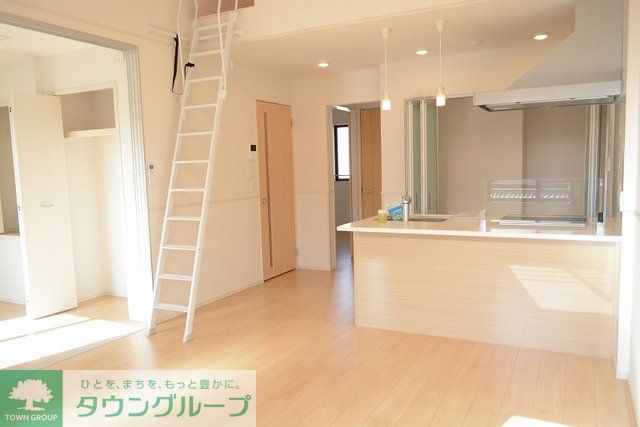 ＪＲ総武線 本八幡駅 徒歩25分 2階建 築9年の居間写真