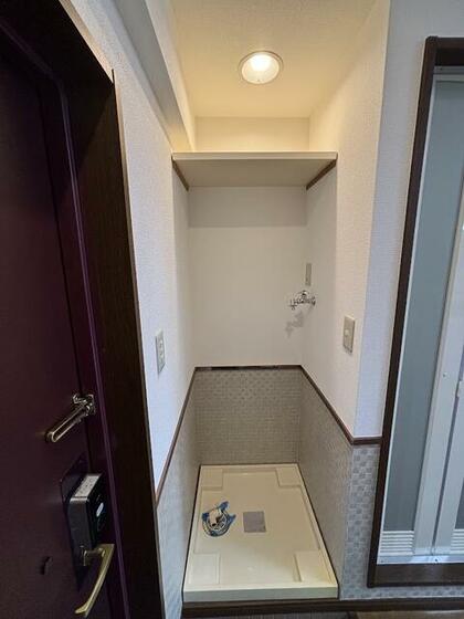 その他設備　室内洗濯機置き場　　棚付き　　　　　　※同タイプ別部屋
