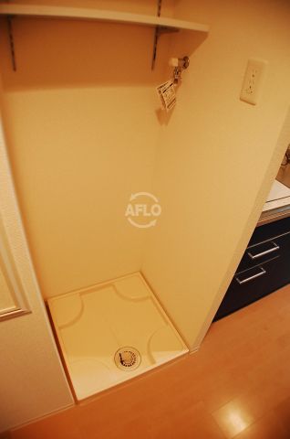 バルコニー　セレニテ本町グランデ　室内洗濯パン