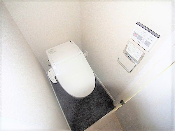 東京メトロ千代田線 綾瀬駅 徒歩5分 2階建 築11年のトイレ写真