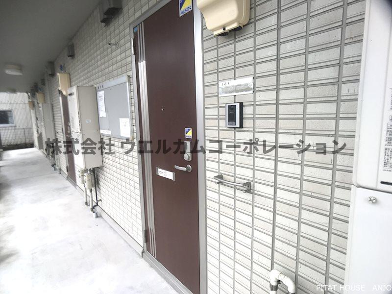 玄関　同物件別部屋