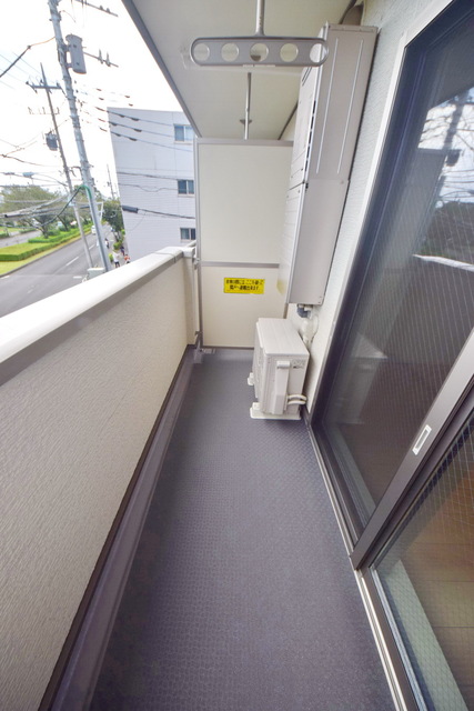 バルコニー　～洗濯物干さなきゃっ～