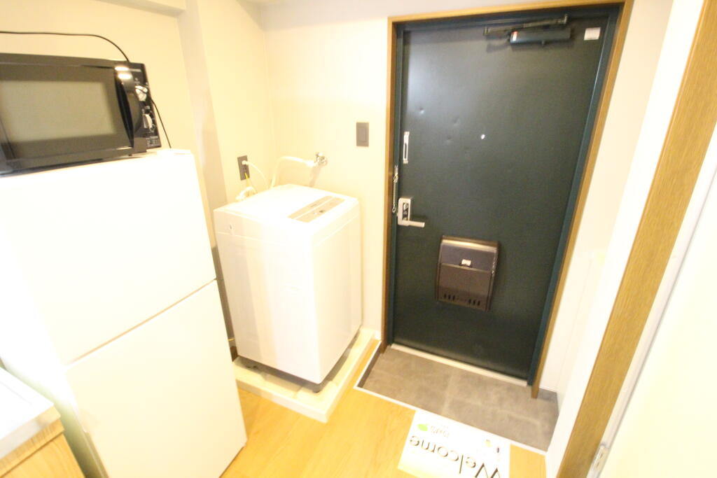 ＪＲ牟岐線 二軒屋駅 徒歩6分 4階建 築29年の玄関写真