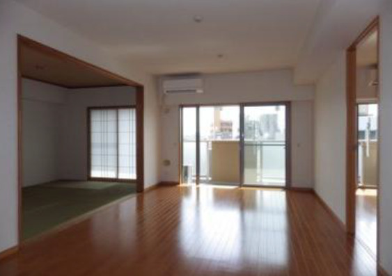 ＪＲ山手線 西日暮里駅 徒歩11分 14階建 築25年の居間写真