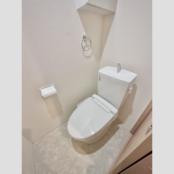 仙台市地下鉄南北線 河原町駅 徒歩4分 3階建 築1年のトイレ写真