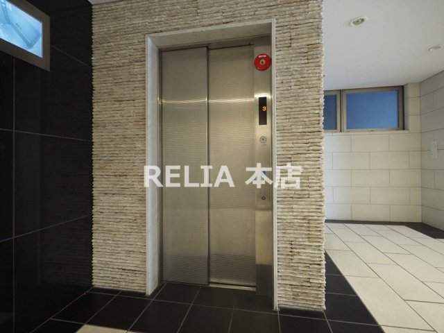 地下鉄千日前線 阿波座駅 徒歩5分 15階建 築17年の外観写真