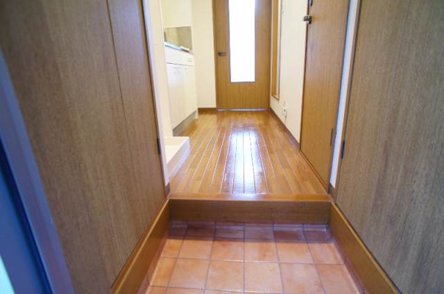 玄関　別部屋写真