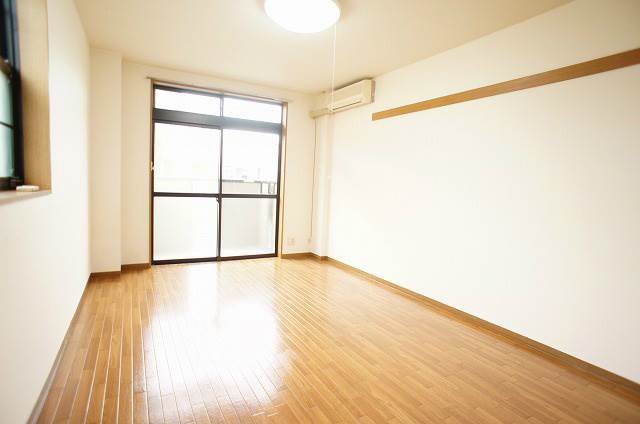 居室・リビング　別部屋写真