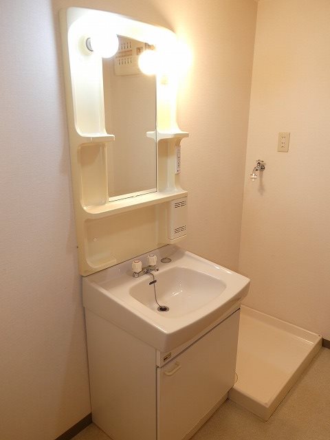 洗面設備　写真は203号室です（参考）