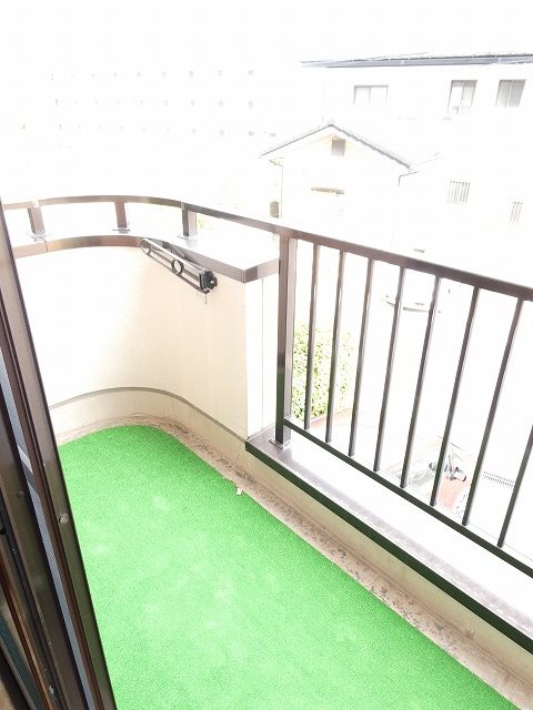 バルコニー　写真は203号室です（参考）