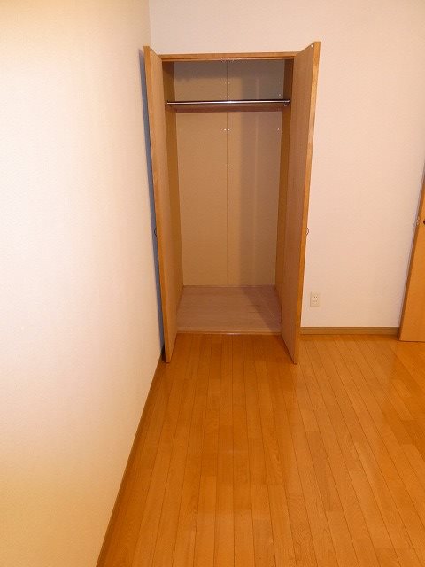 収納　写真は203号室です（参考）
