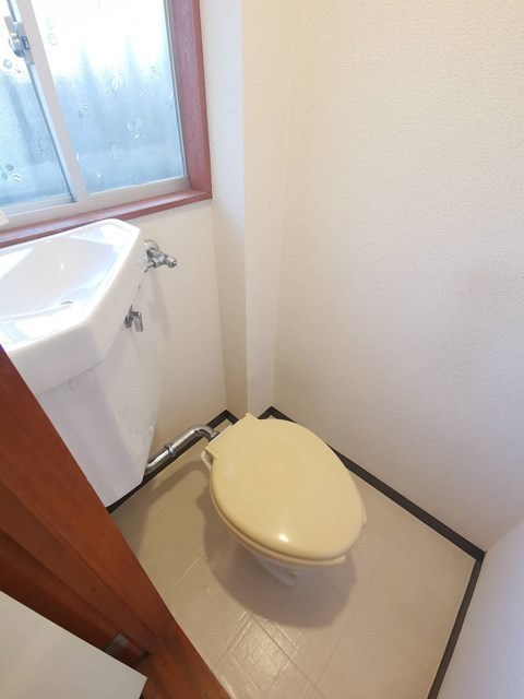 コーポ山文Iのトイレ写真