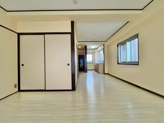 マンション新川の居間写真