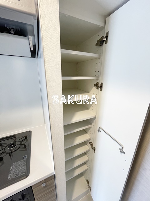 玄関　人感センサー付き・シューズボックス付き♪