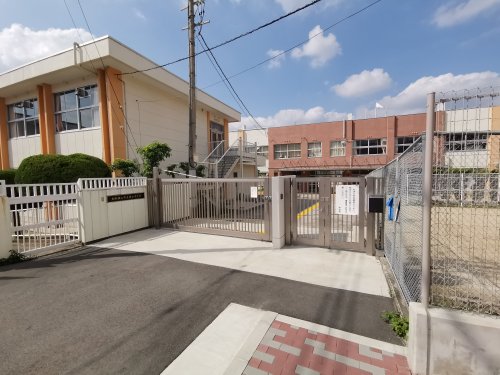 中学校　大阪狭山市立狭山中学校（中学校）まで485m