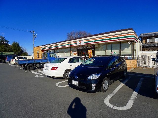 コンビニ　セブンイレブン邑楽狸塚店（コンビニ）まで1500m