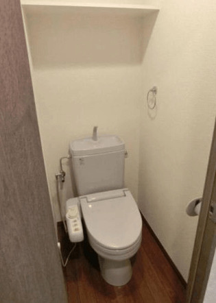 地下鉄七隈線 渡辺通駅 徒歩8分 14階建 築24年のトイレ写真