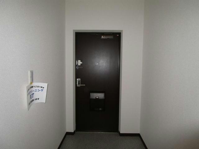 シュロス若江の玄関写真