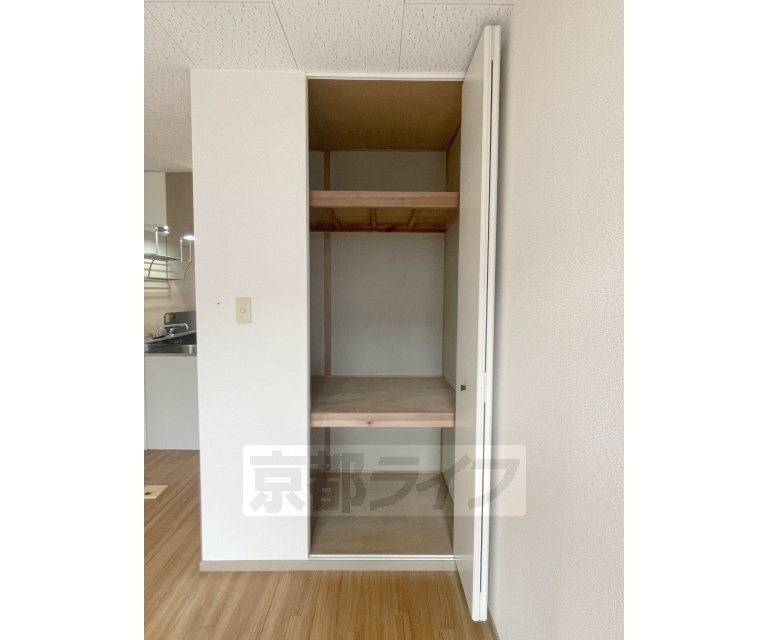 京阪本線 龍谷大前深草駅 徒歩9分 2階建 築30年の内装写真