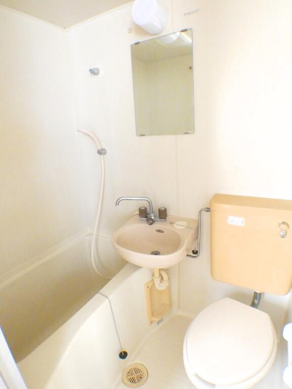 バス・シャワールーム　同建物他の部屋の写真です。