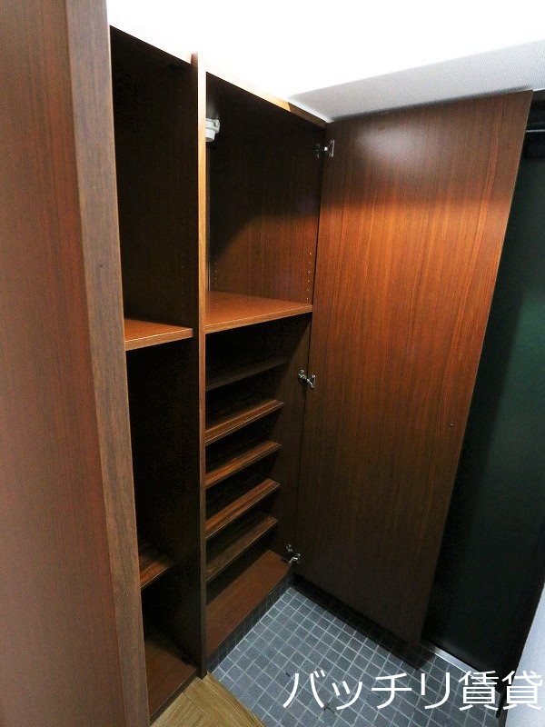 玄関　別号室イメージの為、現状を優先致します