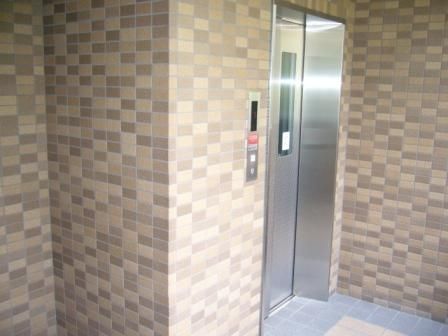 東武伊勢崎線 草加駅 徒歩5分 10階建 築24年の外観写真